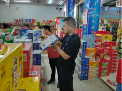 看标签、问出产日期的较着多了