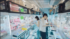  正在简化食肆发牌